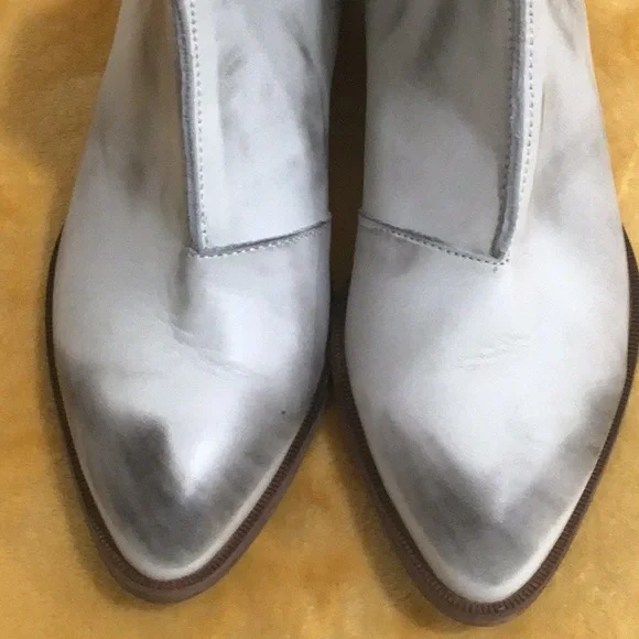 🆕 FREE PEOPLE Distressed Leather White Ankle Boots 1.75” Heel - Picture 2 of 11